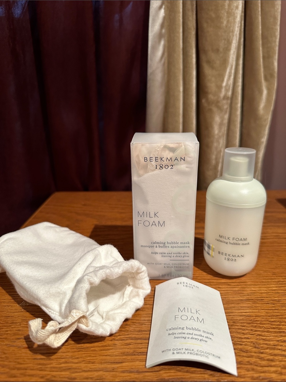 Beekman 1802 Milk Foam Calming Bubble Mask — White